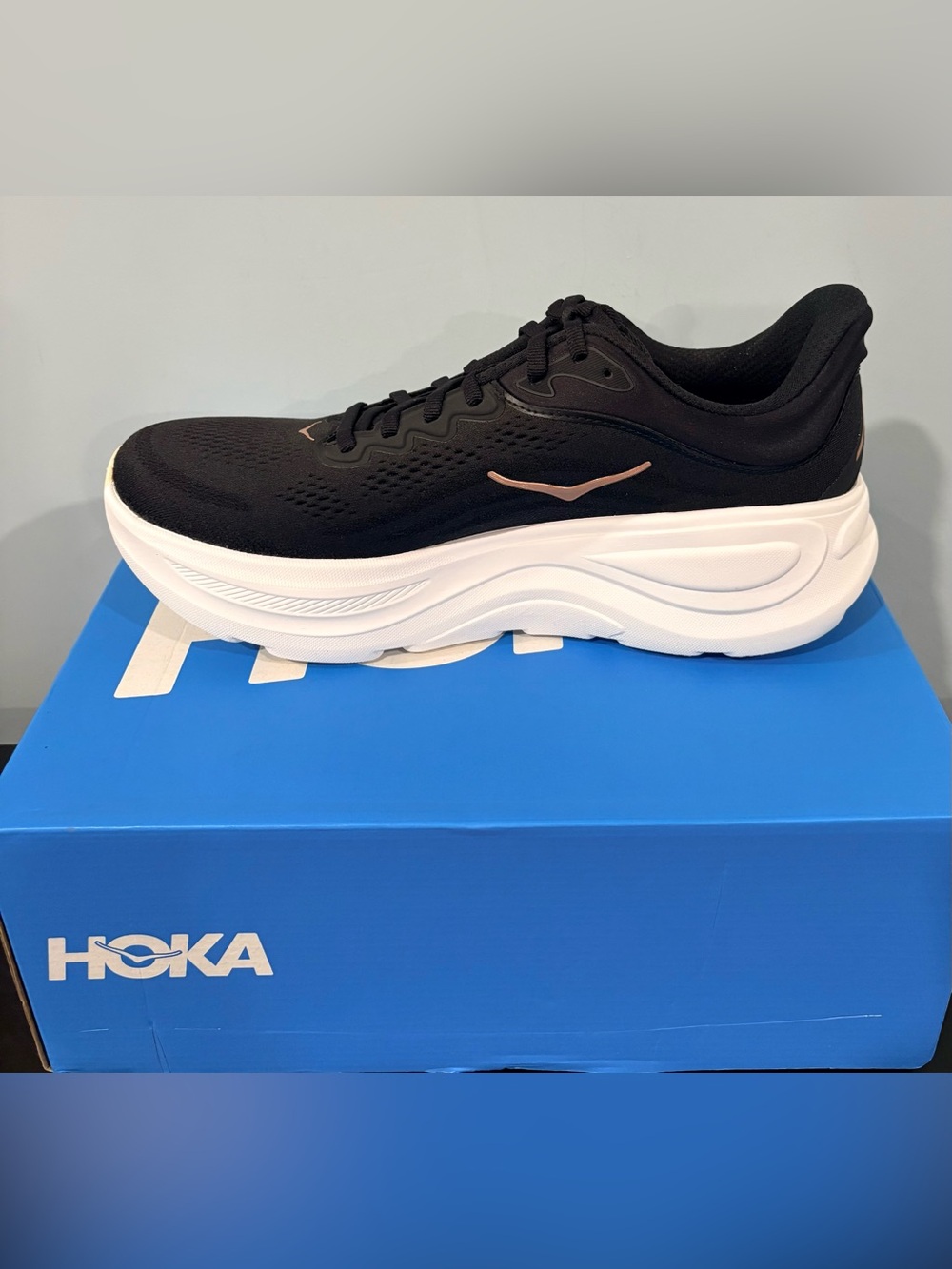 Women’s Hoka Bondi 9 | Color: Black / Rose Gold | 10.5 B
